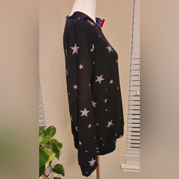 Buffalo by David Bitton Ladies' Star  Printed Cozy Top Crewneck Soft - Picture 4 of 5